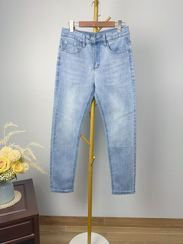 ブランドジーンズ背面デザイン